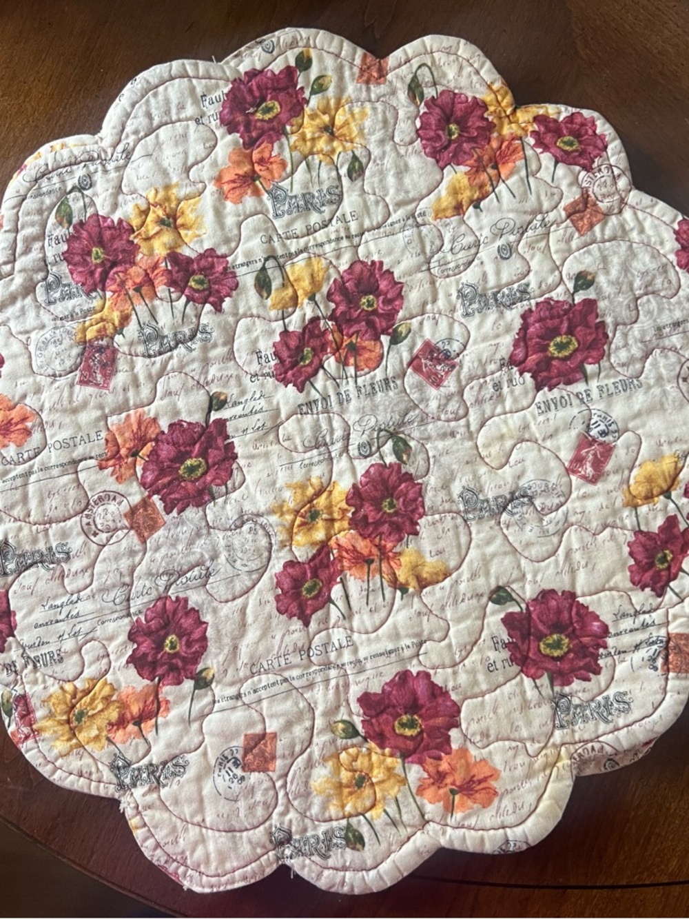 Scalloped Floral Quilted Placemat - Cream with Pink & Yellow Blooms